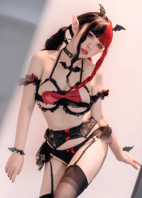 桃之啾啾 (猫田圣奈奈) 全套写真合集 [8期/850M]-是鸭梨吖-网红COS-原图合集-是鸭梨吖 | 网红COS写真合集