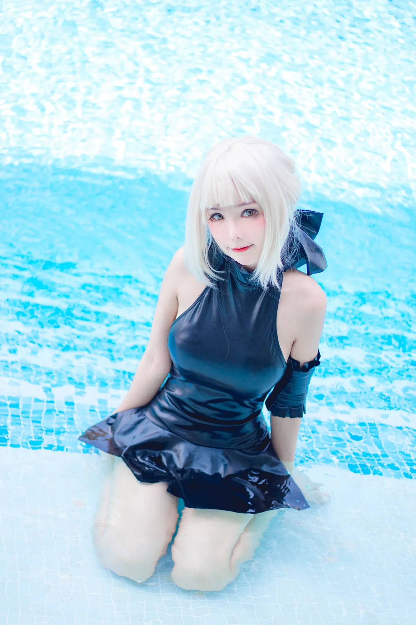 cos_Kitkat-Cosplay-9_NO.009-Saber-Alter-Swim-Suit-025