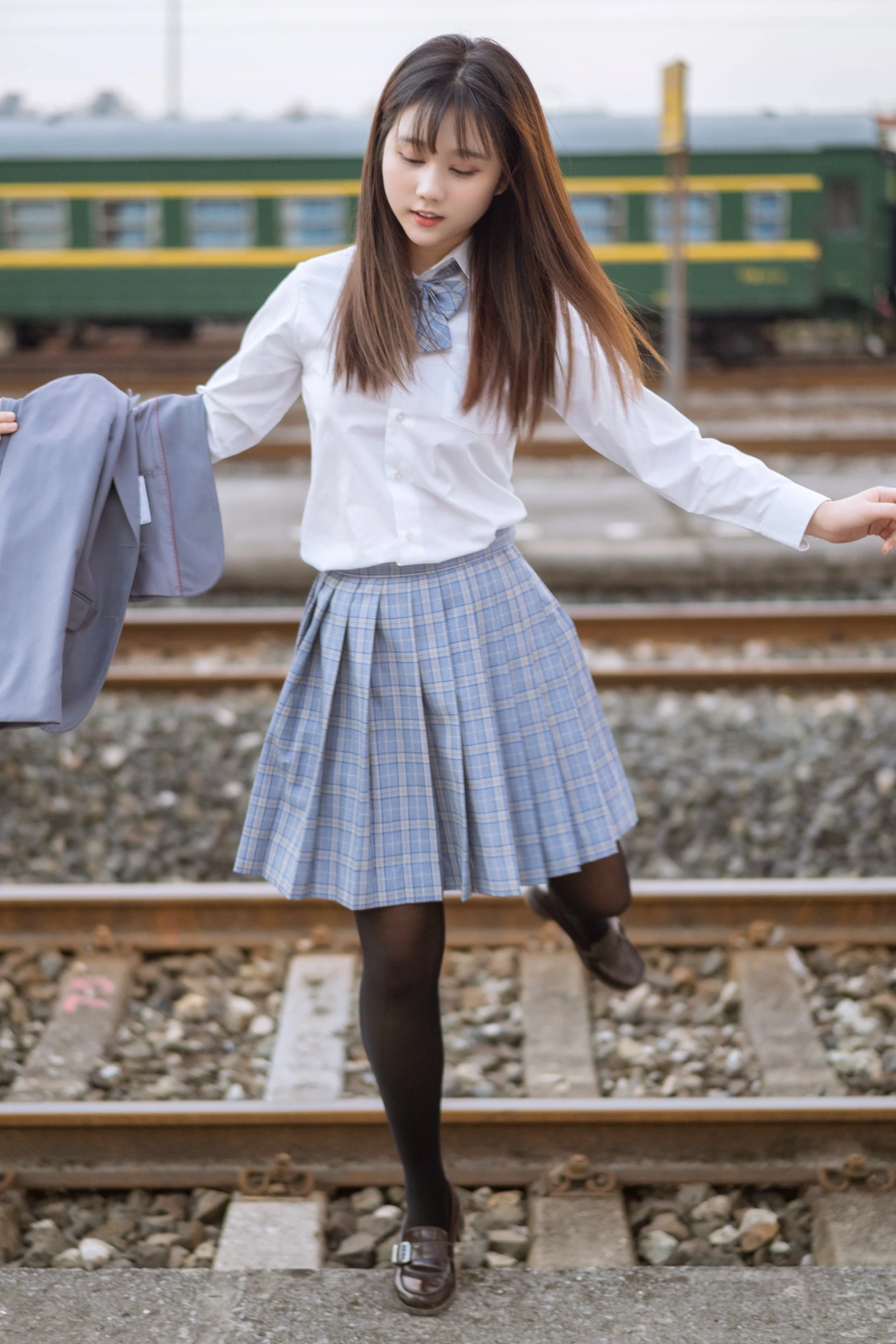 cos_镜酱_NO.014-私奔-制服-9335