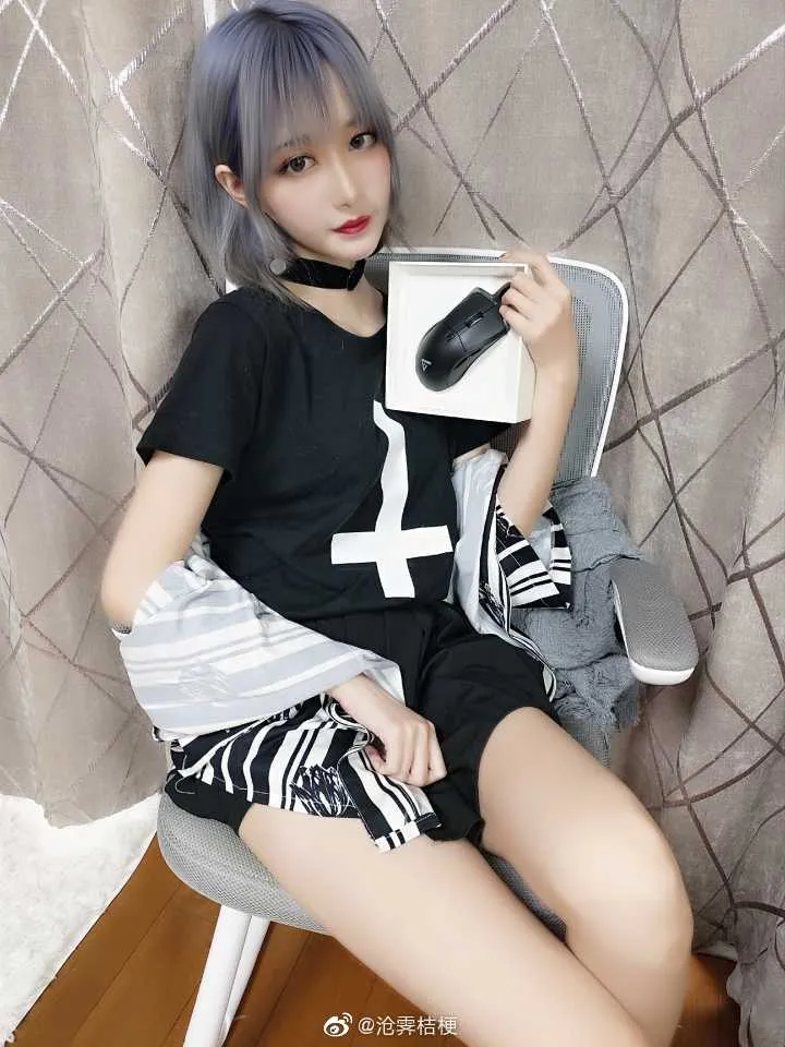 cos_沧霁桔梗_NO.001-微博图-_钛度科技_#钛度科技-##沧霁桔梗-#-17w粉答谢～卷花挑一个人送～十七万啦，谢谢各位宝贝一...4(1BA01)