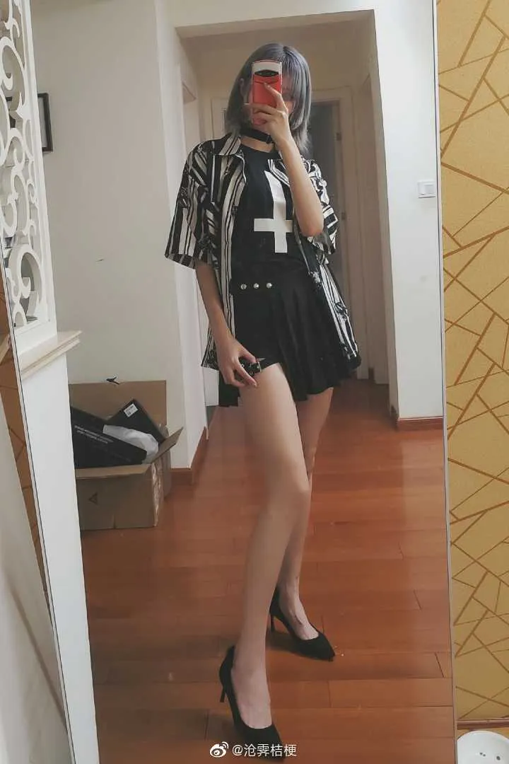 cos_沧霁桔梗_NO.001-微博图-_钛度科技_#钛度科技-##沧霁桔梗-#-17w粉答谢～卷花挑一个人送～十七万啦，谢谢各位宝贝一...8(B37AB)