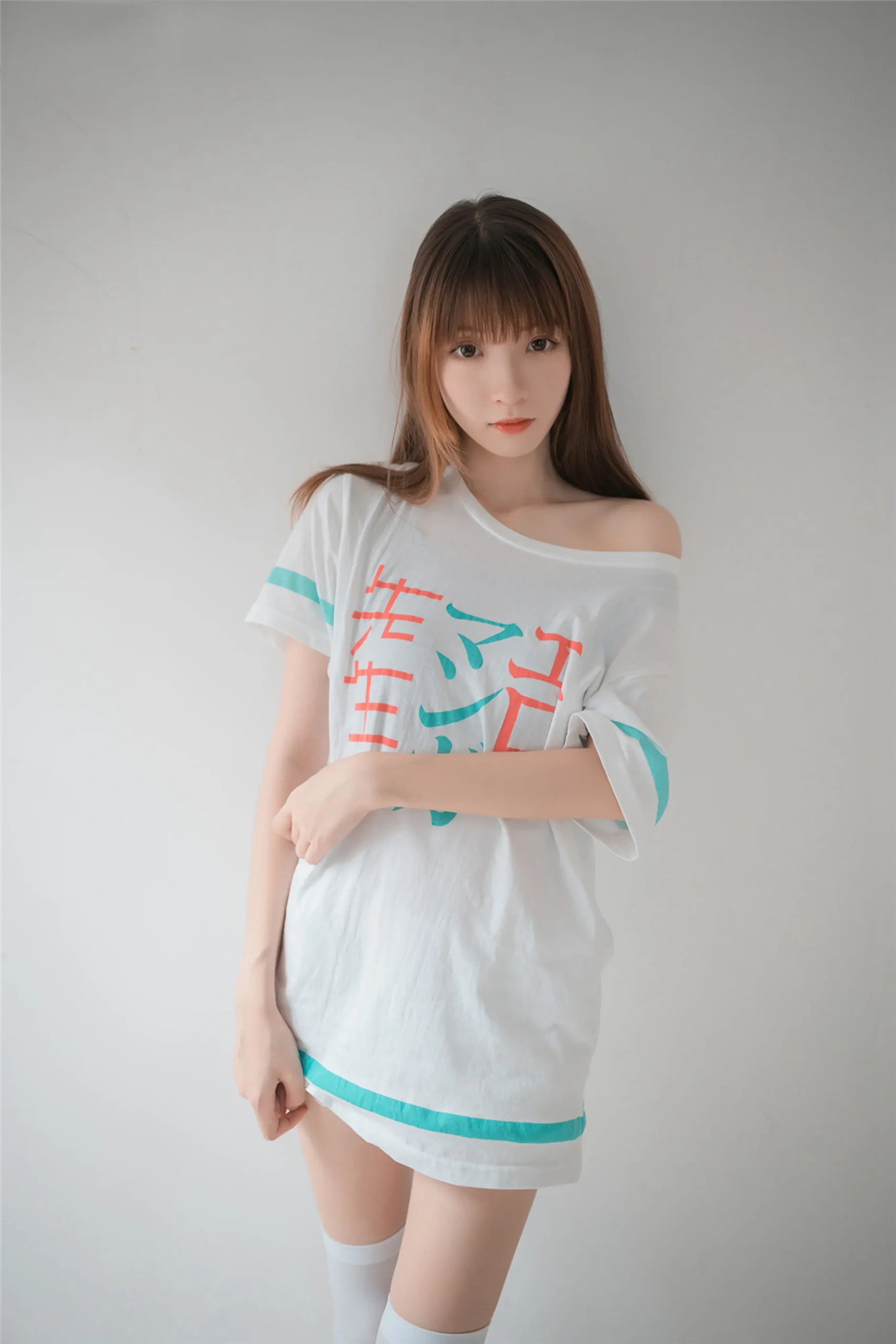 cos_祖木子_NO.022-活力白丝少女-[50P-252MB]_025