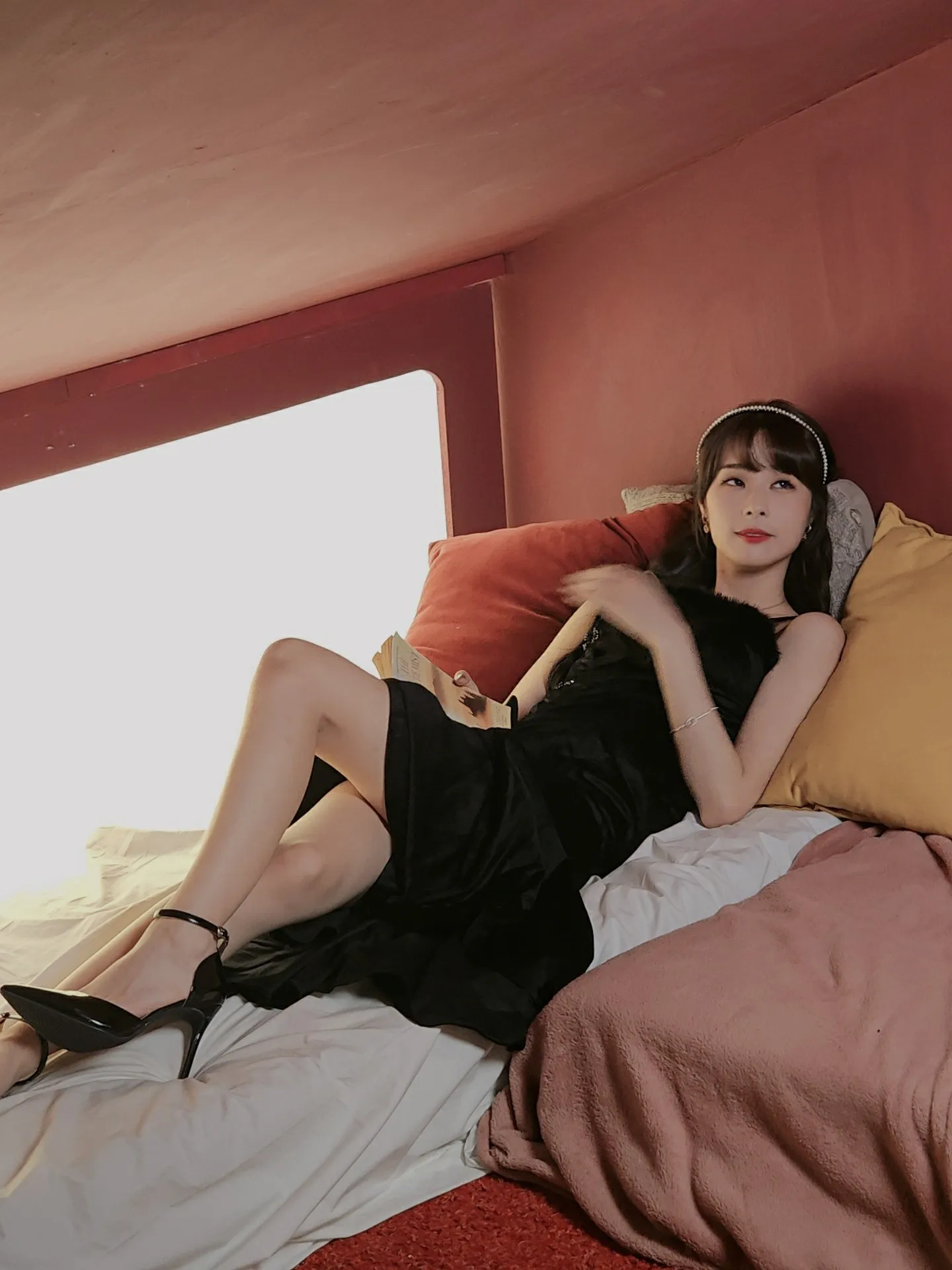 cos_泥泥汝_NO.005-女仆与小屋-側拍_0159